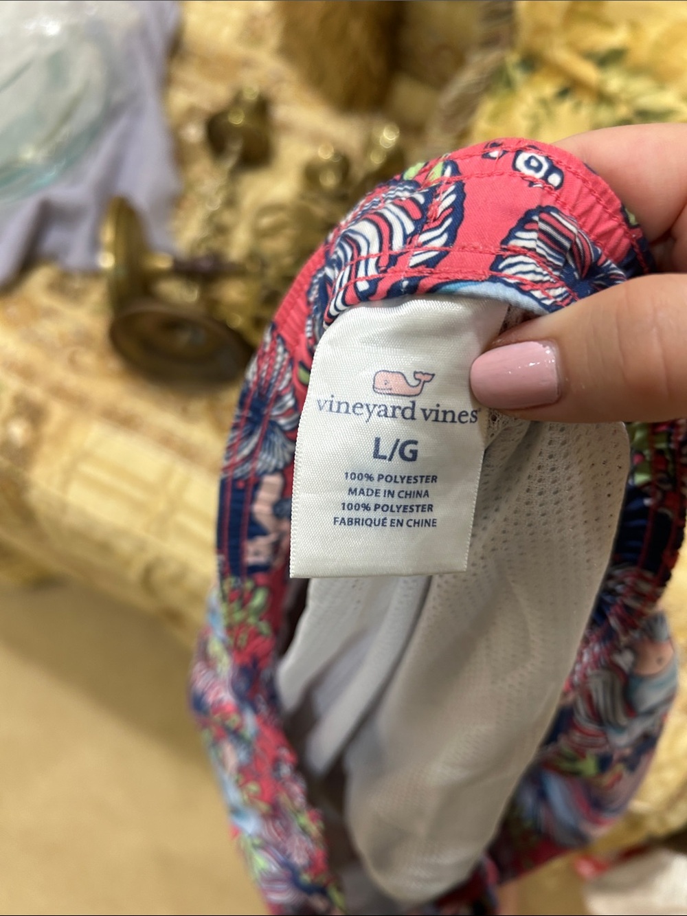 New Vineyard Vines Colorful Mermaid & Shell Print Swim Trunks and Pouch - Picture 15 of 15